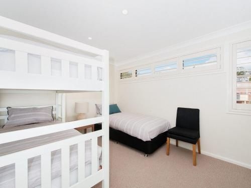 Whispering Sands', 10 Sandy Point Road - Luxury waterfront home with aircon, WIFI & Foxtel2