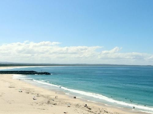 Oceanic 28 - On The Beach!1