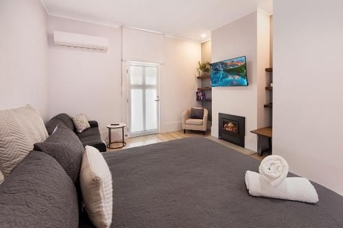 Little Hopwood Apartments No24