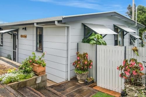 Brooklet Cottage2