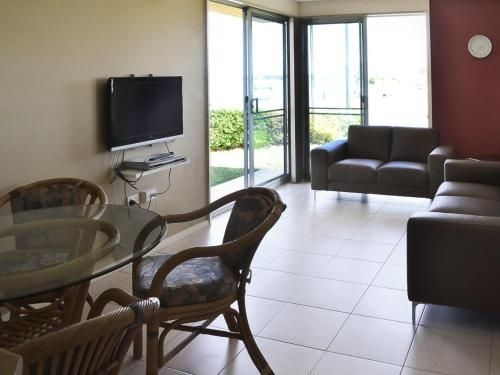 Fairholme 5, Opposite Lake3