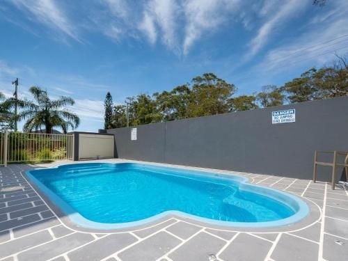 18 'Shoal Bay Beach Apartments' - fantastic air conditioned unit with a pool & lift4