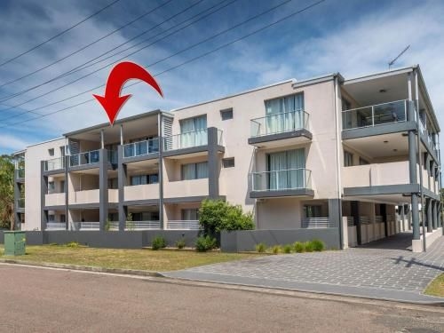 18 'Shoal Bay Beach Apartments' - fantastic air conditioned unit with a pool & lift2