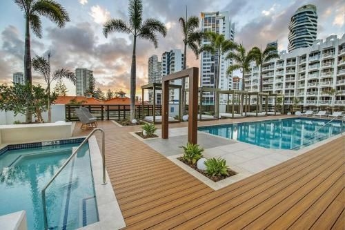 Qube Broadbeach Ocean View Apartments1