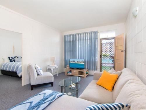 Forster Holiday Lodge 4 - Central location!0