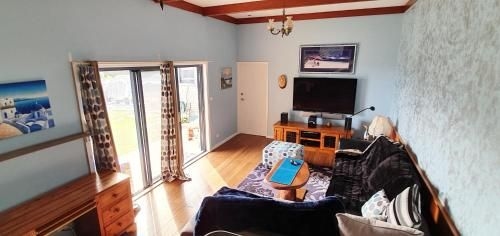 JUST-4-YOU! amazing sea views, WIFI, fullly air-conditioned, king bed0