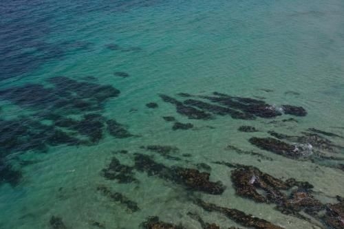 JUST-4-YOU! amazing sea views, WIFI, fullly air-conditioned, king bed1