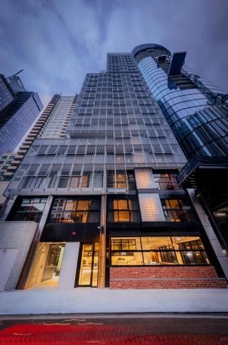 Brady Hotels Jones Lane0