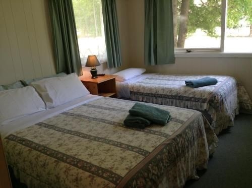Crossways Country Inn4