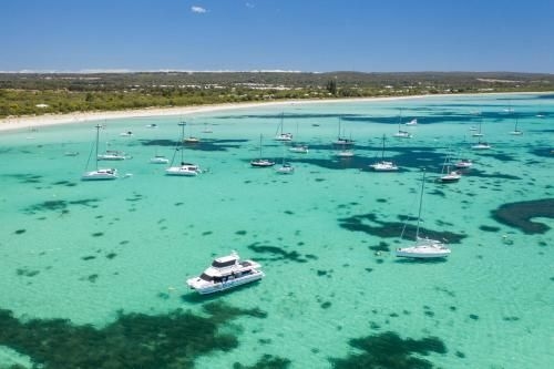 Tranquil Waters - Pet Friendly Family Beach House in Quindalup2