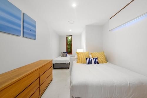 Liapari Beach House4