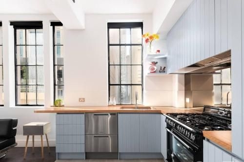 Spacious Designer Warehouse Melbourne CBD Apartment3