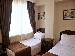 THE SUNRISE HOTEL0