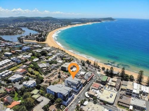 Oceans Edge #8 - 8/5 Campbell Crescent, Terrigal3