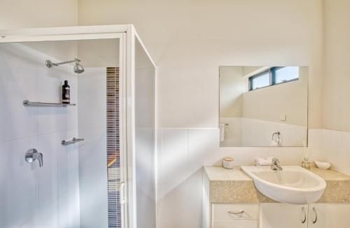 Georges Bay Luxury4