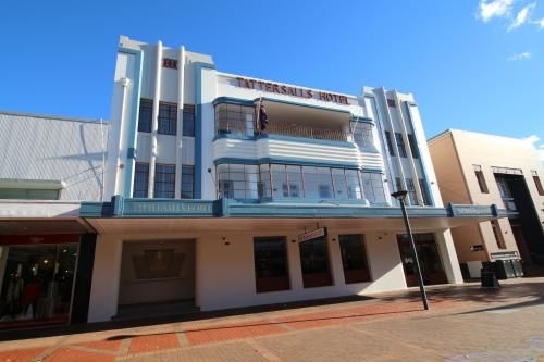 Tattersalls Hotel0