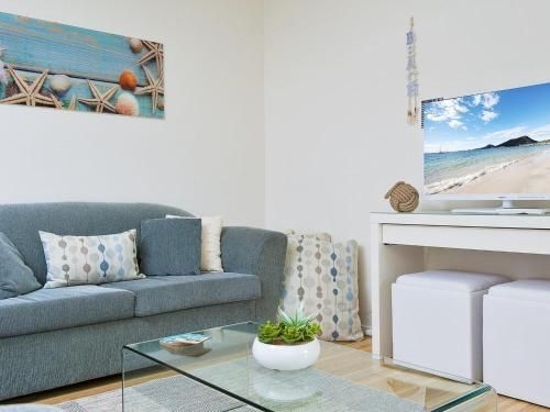 2 'Shoal Court', 7 Lillian Street - fabulous location with water views3