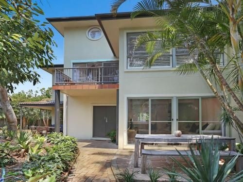 Byron Beachside 92