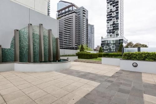 of Southbank Light filled apartment HUGE private terrace with city views Parking Pool Gym WiFi4