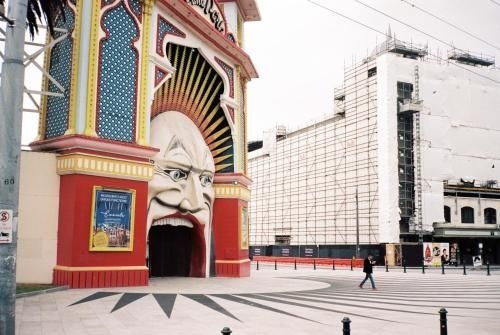 One-Bed Apartment With Balcony and Luna Park Views1