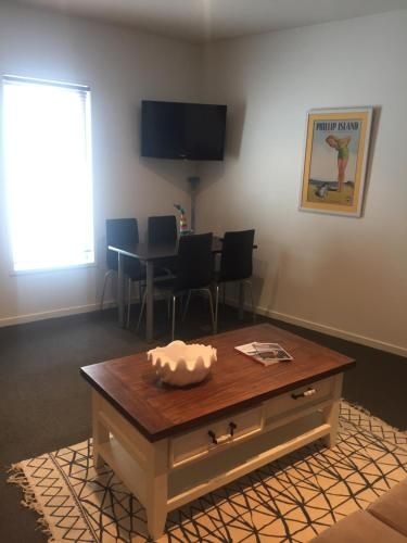 Stylish Island Getaway - BEACHFRONT APARTMENT2