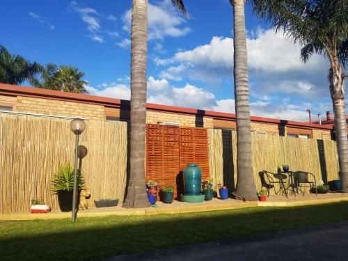 Sandbar Motel1