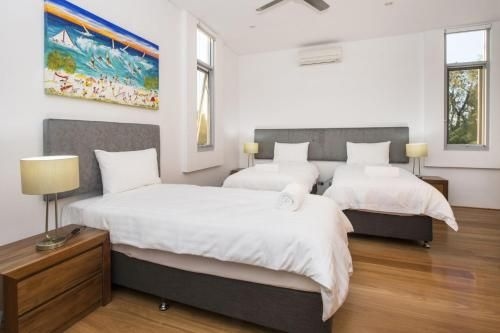 Cinque - Luxury Family Home with Pool Close to Beach and Town4