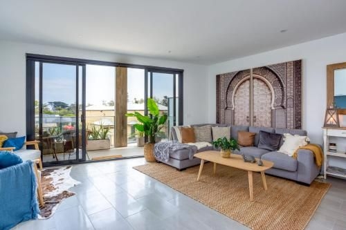 Blue Waters on the Beach: absolute beachfront, views3
