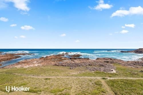 Absolute Waterfront @ Anna Bay1