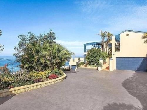 Cliff View - 62 Forresters Beach Road2