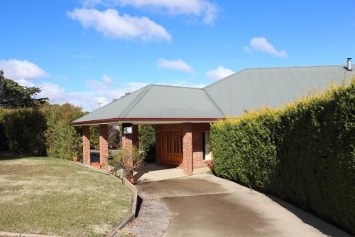 Gundaroo Manor Bed & Breakfast1