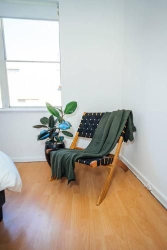 Sahara on Anzac-Close to Airport, city & beach!2