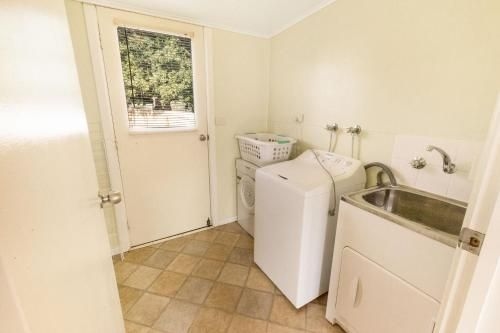 Lakescapes Cottage - 180 Degree Panoramic Views4