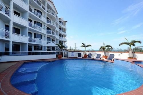2 Bedroom Alex Unit - Ocean, Pool and Park Views0