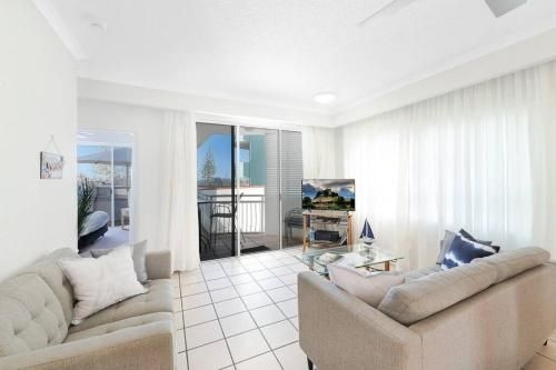 2 Bedroom Alex Unit - Ocean, Pool and Park Views3