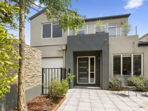 BANGALOW - MORNINGTON1