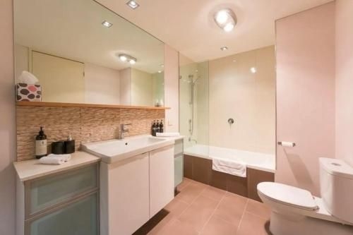 TRANQUIL EXEC CITY FREE WIFI NETFLIX WINE PARKING2