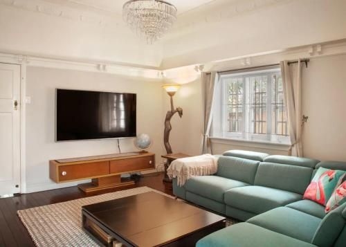 Chic 2 Bedroom Ground Floor Apartment In Trendy New Farm1