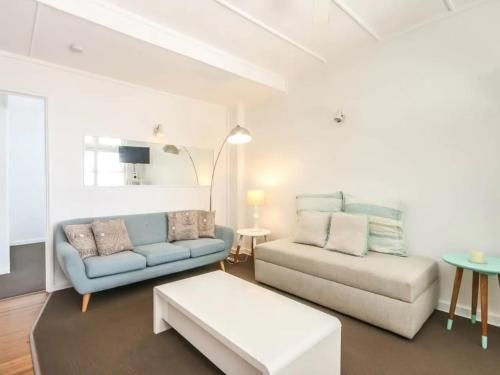 1BDR Funky Beach Pad Steps To The Beach W PARKING (Funky 1 Bedroom Beach Pad by the Beach)1