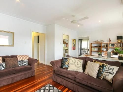 Pembroke on the Park Cottage - Home away from home (Homely Pembroke On The Park Cottage)1
