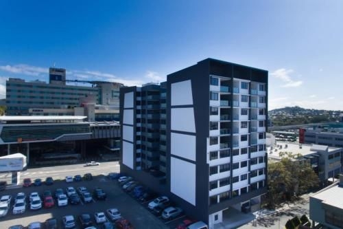2BD2BATH seconds from RNARBWHValley (2 Bedroom Apartment Seconds From Valley)2