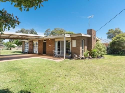 Raymond Cottage0