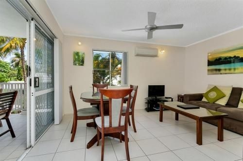 Seascape Holidays at The Queenslander3