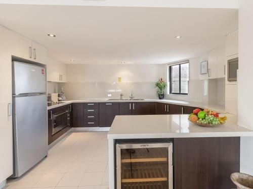 15 Dolphin Cove, 2 - 6 Government Rd - Stunning Penthouse with views, lift & Ducted Air Conditioning3