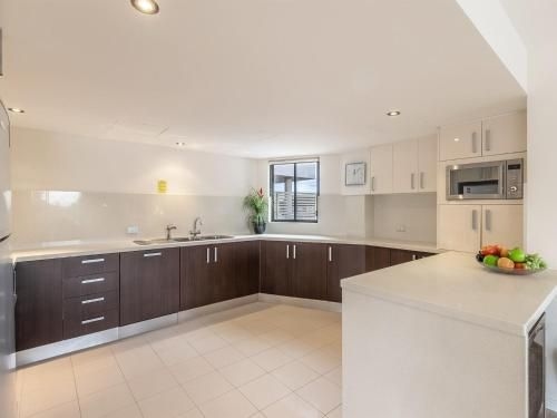 15 Dolphin Cove, 2 - 6 Government Rd - Stunning Penthouse with views, lift & Ducted Air Conditioning2