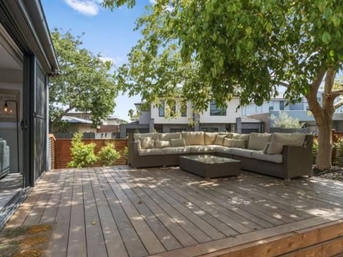 The Heart of Cosmopolitan Mornington0