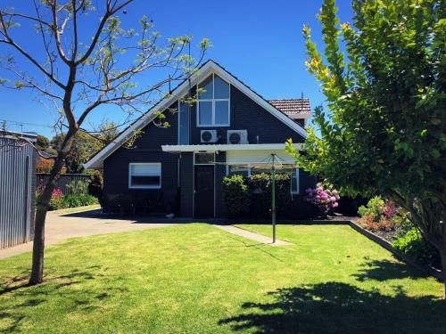 Murray's Place on Pakenham2