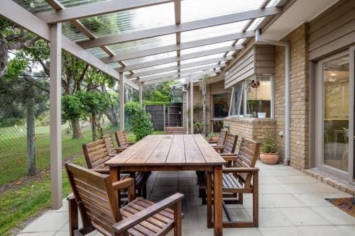 Hilltop Beach House: newly updated0