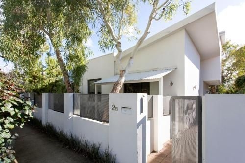 Luxury Modern Escapia2