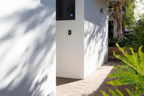 Luxury Modern Escapia3